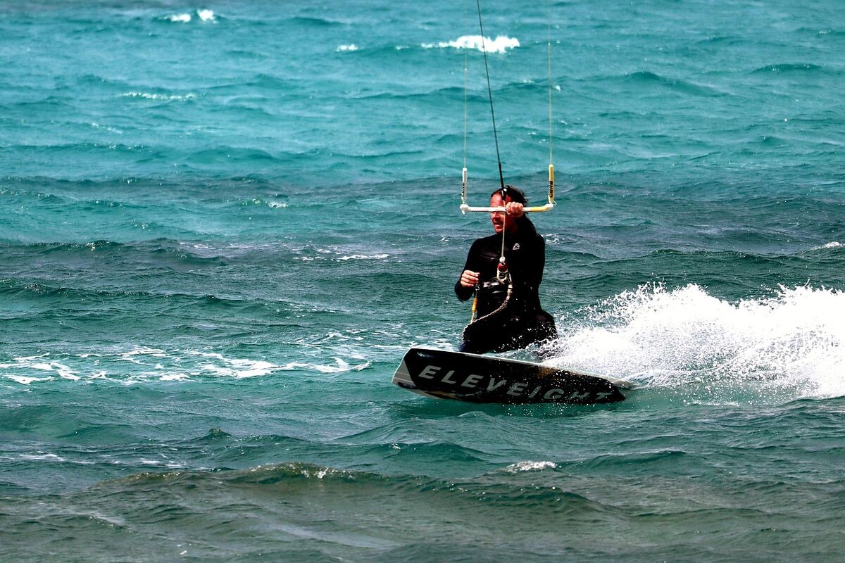 Cos'è il Kitesurf: Guida Completa per Principianti