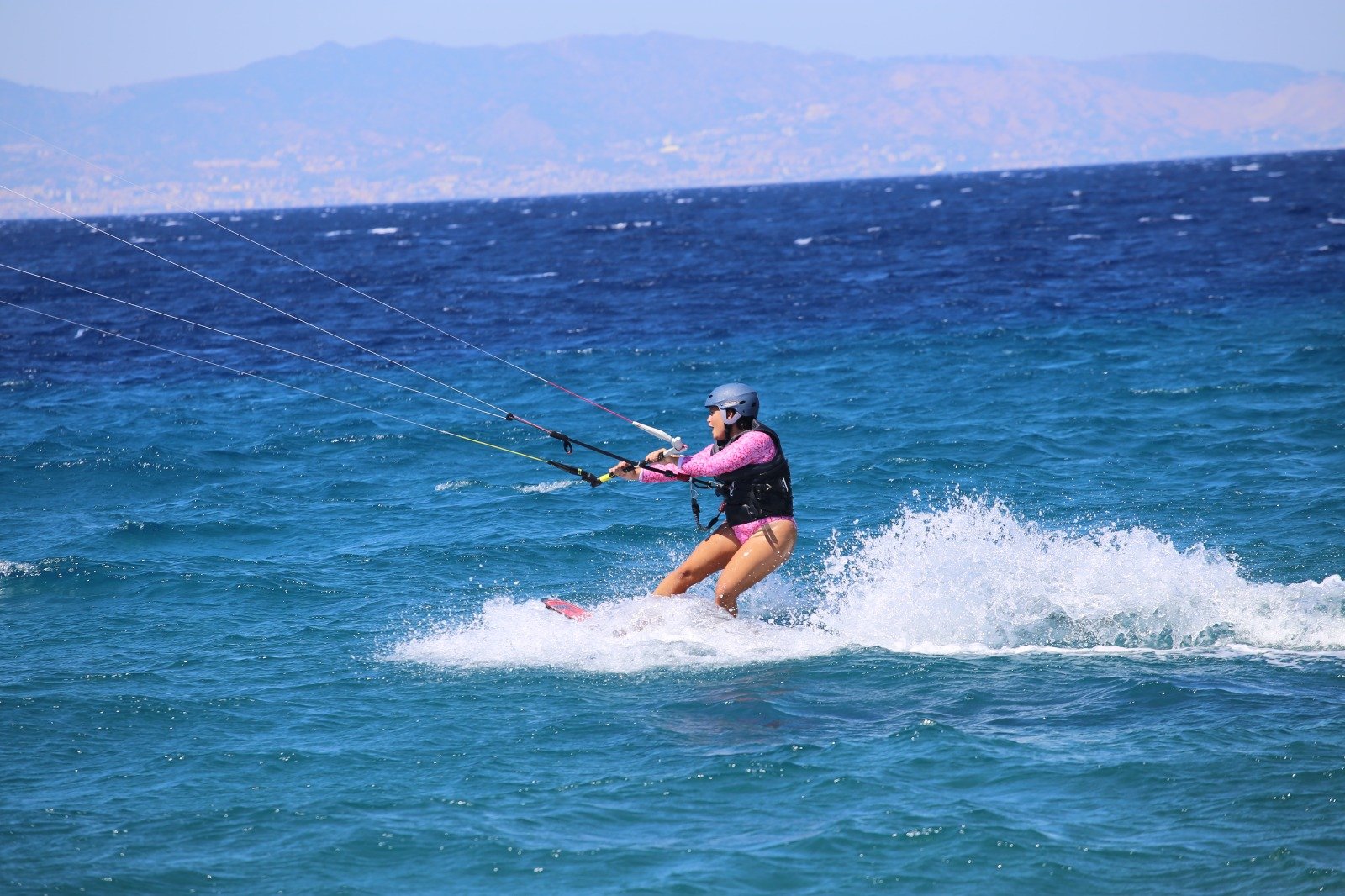 Quello che il vento ci ha portato: la prima stagione della Blue Tribe — Blue Tribe Kitesurf & Wingfoil Punta Pellaro (6)